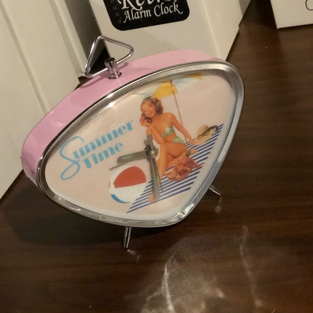 💥PINK windup alarm clock with pinup girl - Picture 2 of 4